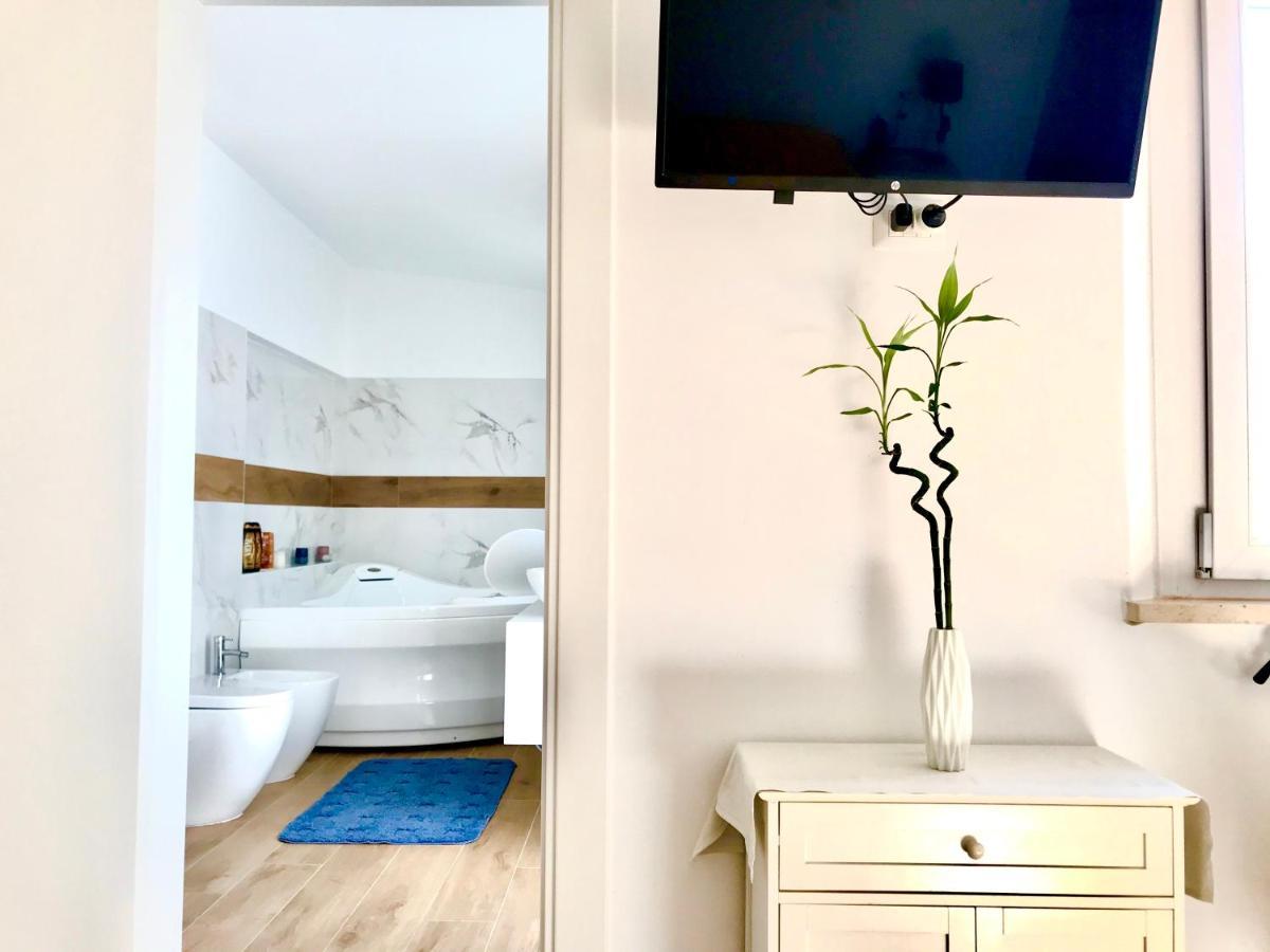 Stanza E Bagno Privato, Idromassaggio Con Extra Fee, In Appartamento Ferrara Exterior photo